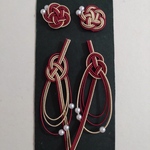 水引パーツ　梅結び　淡路結び（パールビーズ付き）えんじ、ベージュ