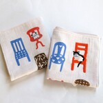 刺繍ガーゼパイルタオル　「椅子と猫と犬」