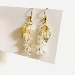 白い藤の花 をイメージした ピアス/イヤリング