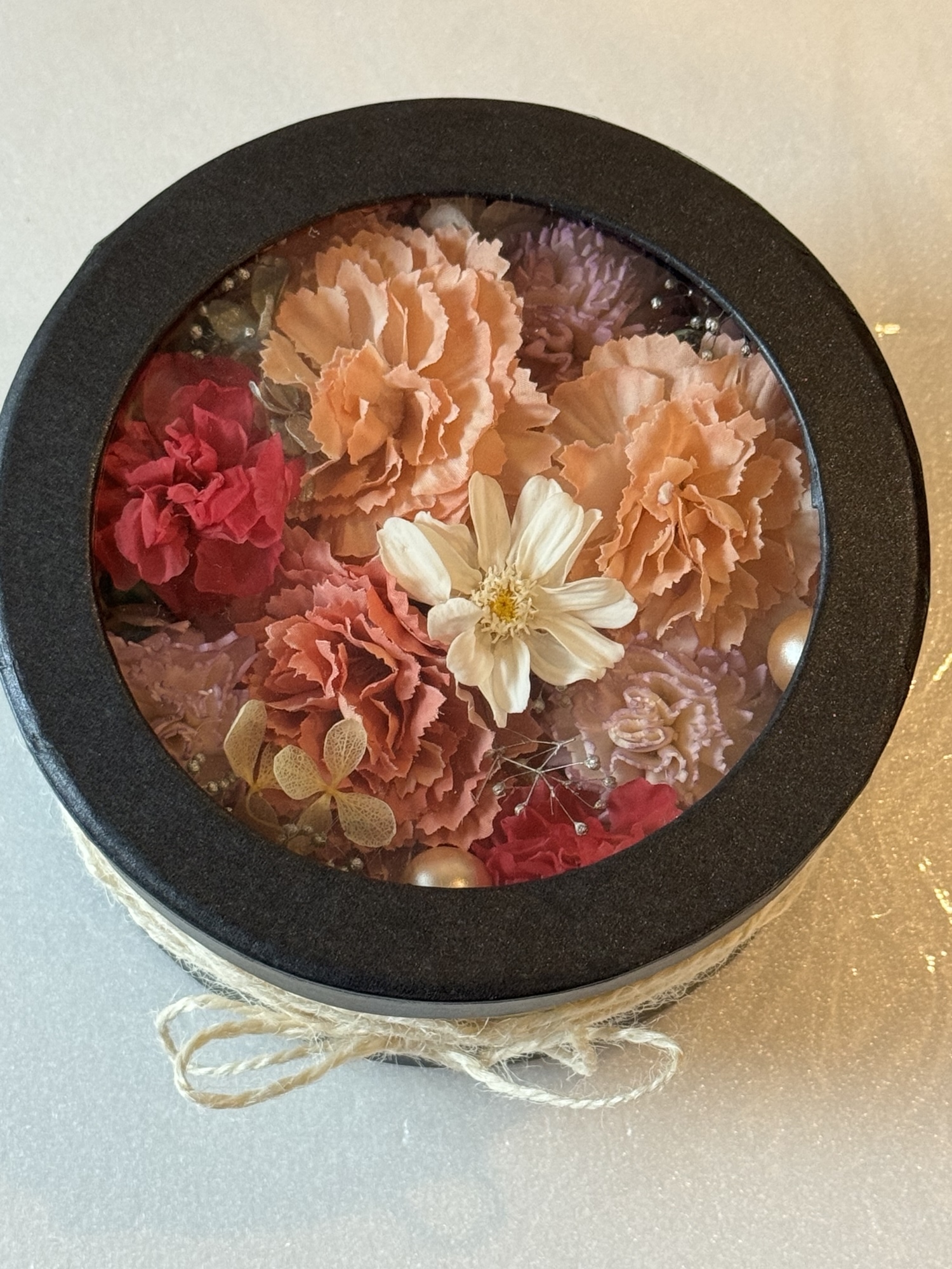 ラナンキュラスとミモザのブーケ ラナンキュラスとミモザのラウンドブーケ | ガーランドフェア