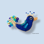 くじゃくのビーズ刺繍ブローチ