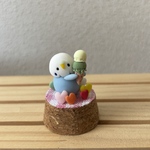 アイスを愛する小鳥（セキセイインコ白、青）