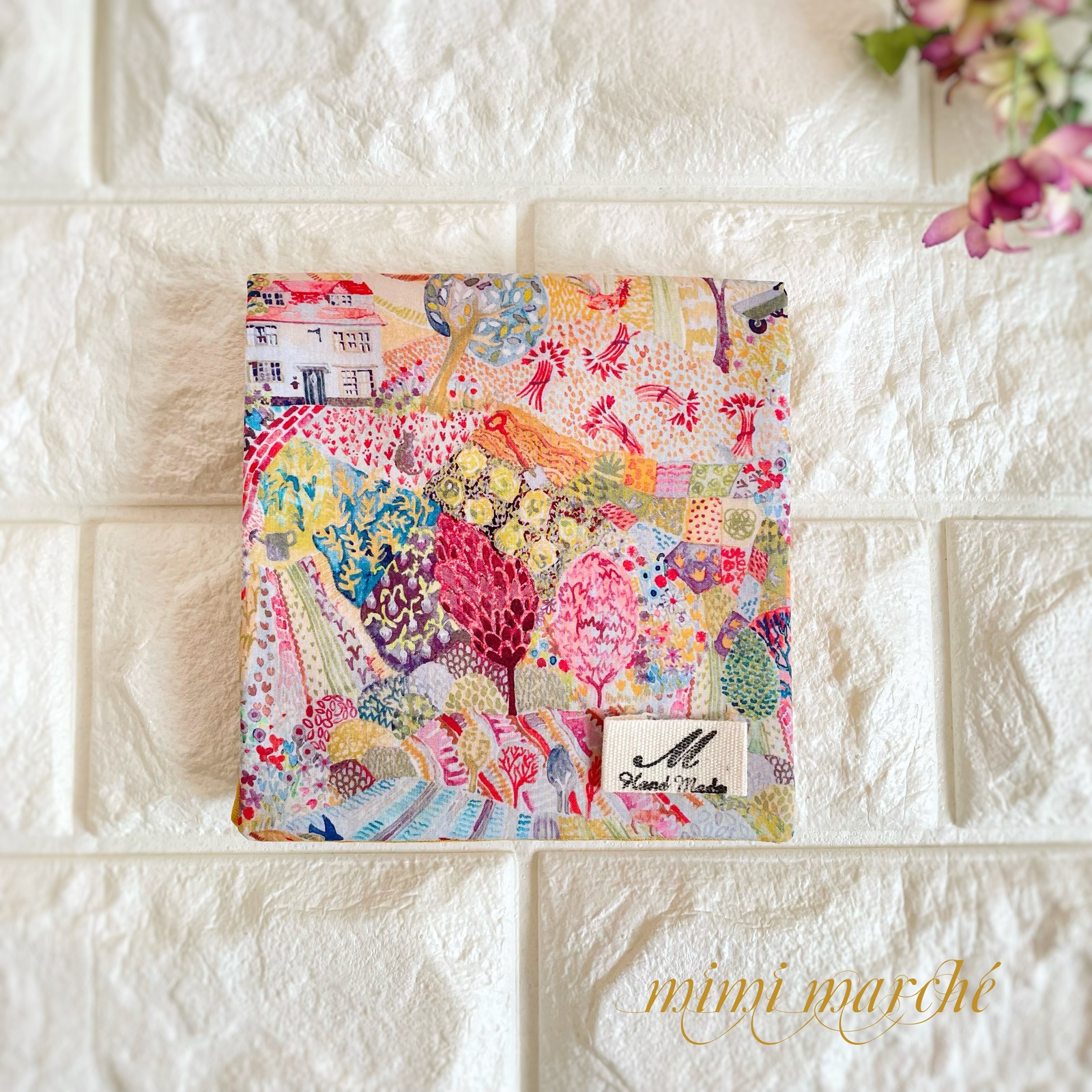 リバティファブリック　ちょっと大きめハーフハンカチ　ハンドメイド リバティファブリック ちょっと大きめハーフハンカチ ハンドメイド