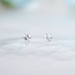 【天然石アクアマリンのつけっぱなしピアス】4mm 薄い水色 つけっぱなしOK 金属アレルギー対応 3月誕生石 サージカルステンレス ステンレス ブルー スカイブルー ギフト