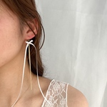  "ribbon white" ブライダルアクセサリー　結婚式　お呼ばれアクセサリー　ブライダルピアス/イヤリング　リボンピアス　リボンイヤリング　ウェディング　サテンリボン　3mm バレエコア