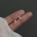 【ピアス】クロス　ビジュー　シンプル　ピアス　ミニピアス　プチサイズ