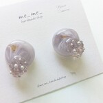 雨に濡れる紫陽花 一粒ピアス／イヤリング 小粒ピアス  小ぶりアクセ   むらさき パール ゴールド