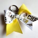 NEW　チアリボンチャーム　シルバーチア　イエロー　卒団　卒業　ギフト　プレゼント　人と違った　シンプル　応援　おそろい　色違い