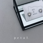 【 petal. 】ペタル 小粒 シンプル バイカラー キラキラ ブラック ビジュー 一粒 お仕事 ストレスフリー  ALL IS WELL.