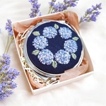 紫陽花刺繍のコンパクトミラー【ブルー】
