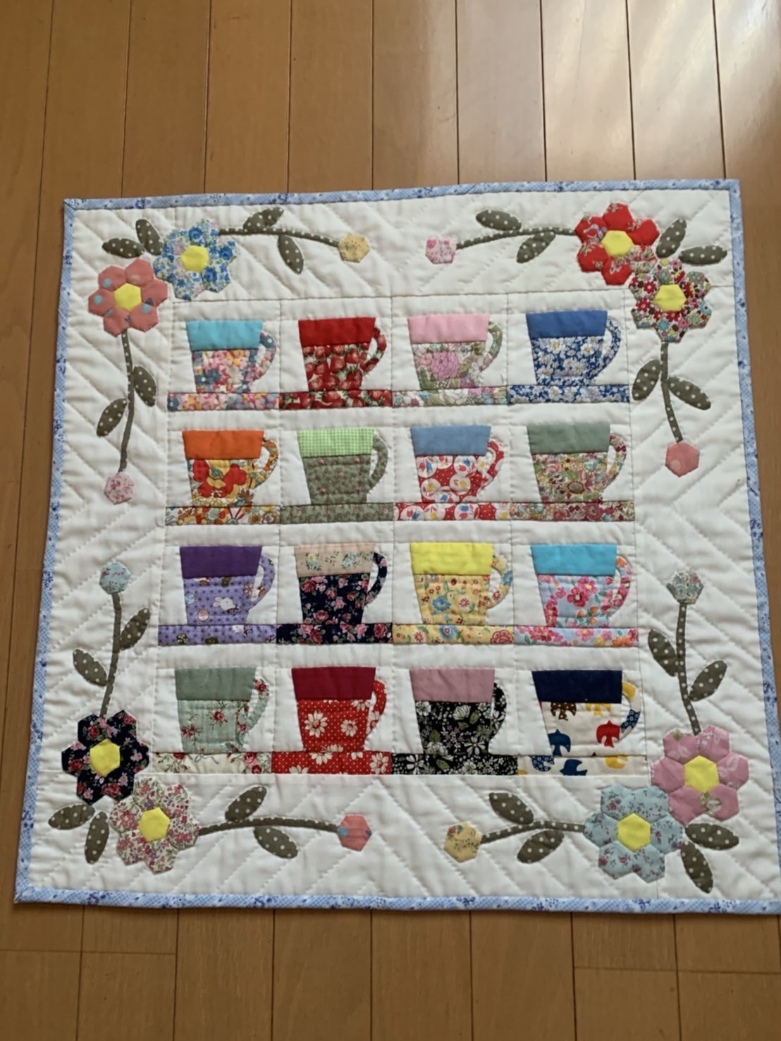 りんご　⑦ボウタイ　③、⑤おばあちゃんの花園 キルトトップ jamjamDiary - トップできました☆彡おばあちゃんの花園キルト