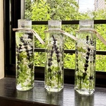 清涼感たっぷり！爽やかハーバリウム《グリーン＆ラベンダー》円柱または六角柱瓶　Mサイズ