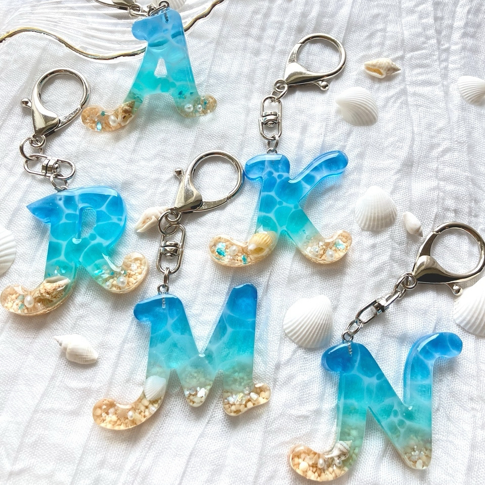 レジンイニシャルキーホルダー海／受注生産 𓊆オーダー𓊇海塗り レジン イニシャル キーホルダー 海 海レジン