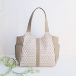 A4トート　人気のすっきりトート＊ベージュのモロッカン柄のA4も入るポケットたくさん軽いバッグ　