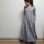 サイドスリットのリネンのアンティークワンピース