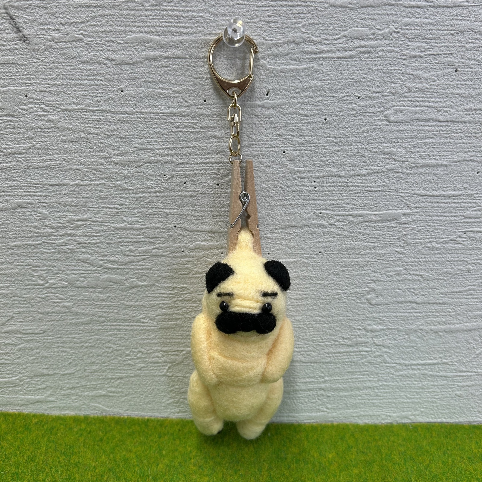 羊毛フェルト パグ キーホルダー 羊毛フェルトパグちゃんキーホルダーハンドメイド - メルカリ