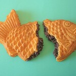 【送料無料】パッカン割れた　たい焼き君　マグネット