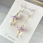 [ﾃﾞｲｯﾌﾟﾌﾗﾜｰ]アシンメトリー蓮の花ピアス/イヤリング(パープル)