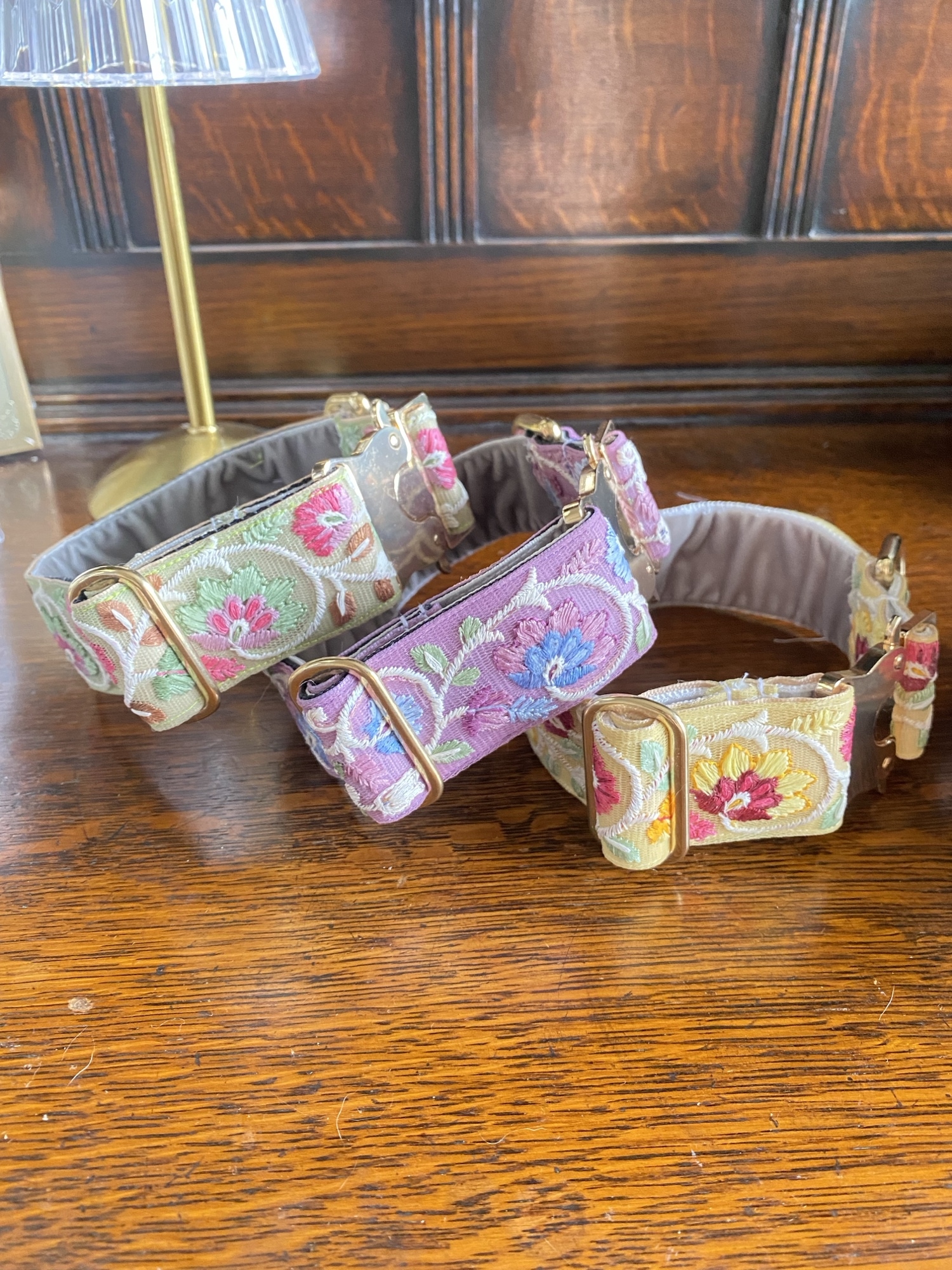 UZZY インド刺繍リボン首輪 5色展開 中型犬 大型犬 - UZZY&Lady