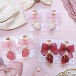 ふんわりリボンと大粒いちごのピアス/イヤリング ストロベリー パールハート ハートフープ ビジュー リボン ローズ バラ 薔薇 量産型 地雷 ロリータ ロリィタ ガーリー 推し オタ活 ゆめかわいい