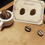 コーヒー豆のピアス/イヤリング