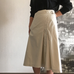 タック巻きスカート
