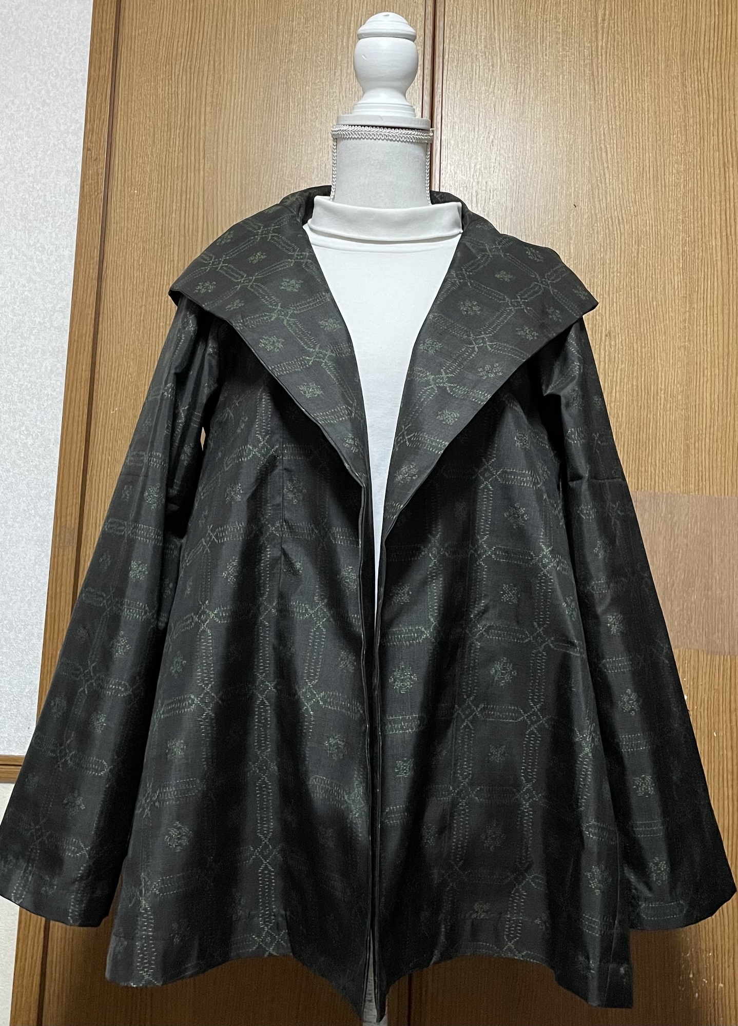着物リメイク　村山大島のフード付きジャケット　 L〜 LLサイズ 着物リメイク 村山大島のフード付きジャケット L〜LLサイズ