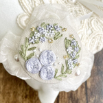 刺繍ブローチorヘアゴム✳︎ブルーのフラワーリース
