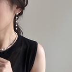 【繊細×上品】小さなバロック淡水パール ロングピアス"痛くないイヤリング"サージカルステンレス 揺れる 華奢 パール 金属アレルギー対応  結婚式  オケージョン クラスプ|シルバー|5連|