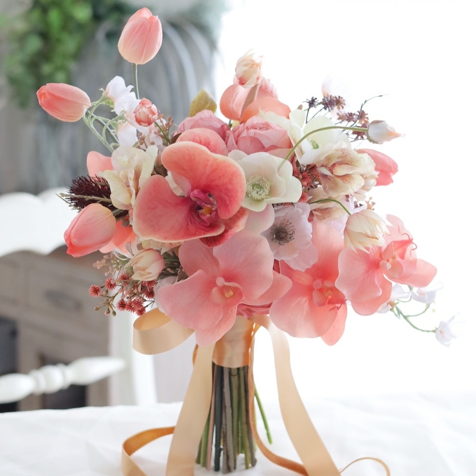 カラーと薔薇のキャスケードブーケ ブートニアセット