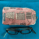 毎日がウキウキするがま口　メガネケース　北欧カップ