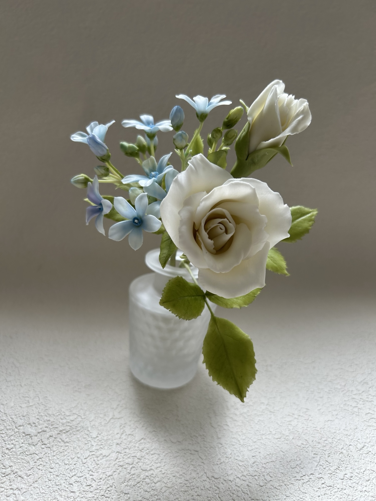 クレイフラワー ブルースター 薔薇 - FLORACLAY'S GALLERY