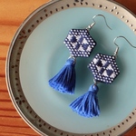 こぎん刺し瑠璃色タッセルピアス☺︎藍白そろばん【刺繍☺︎刺し子】