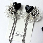 ブラックハートとレースのゆらゆらピアス／イヤリング    ハンドメイド