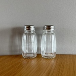 【minne限定 SALE】イタリアの古い調味料入れ　Italian Salt and Pepper Shaker シャビーなガラス調味料入れ2個セット(ソルト&ペッパー入れ)
