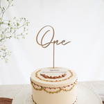 W067 【 One cake topper / cursive 】1歳 誕生日 | 木製 ケーキトッパー | バースデーフォト | おうちフォト | 送料無料