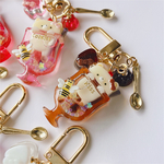 【コーヒー】ひょっこりくまさんクリームソーダ　オイルキーホルダー  ハンドメイド　レジン　シャカシャカキーホルダー　シェイカー　プリン　ゼリー