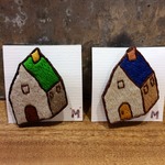 送料無料・ほんわか手刺繍のブローチ「Little house」