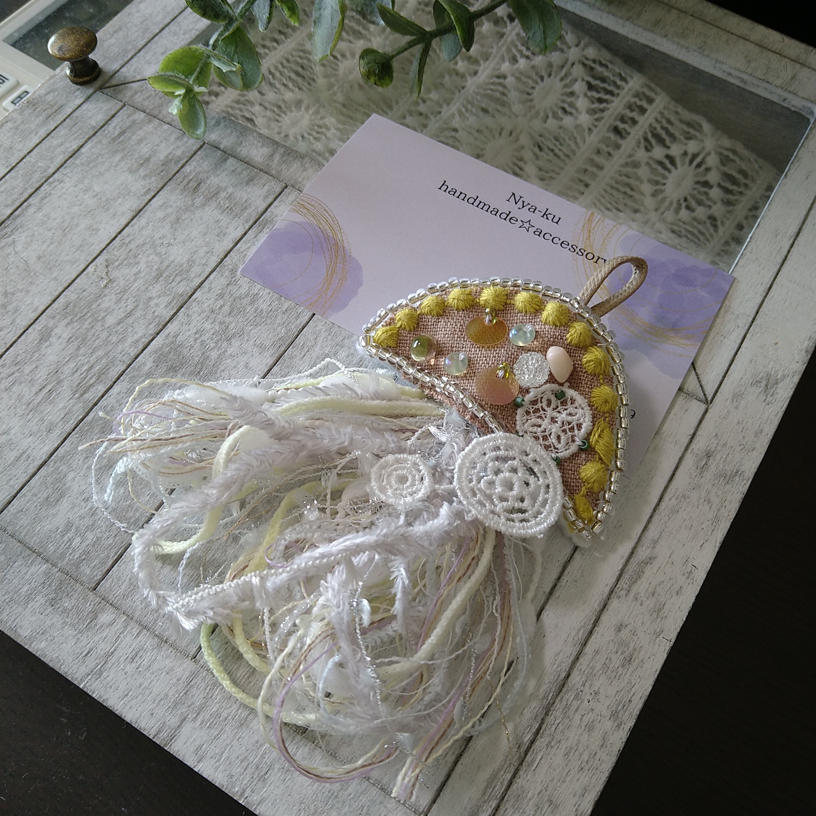 ジブリ♡4ママ さま　vintage ビーズ 花モチーフ　バレッタ ビーズ刺繍ハートのバレッタ♡ベビーピンク | iichi 日々の