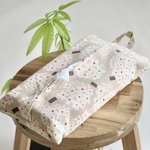 グレージュに咲く白いブーケ｜北欧調ラウンドフラワー 吊り下げティッシュケース