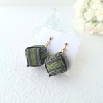 クラフトキューブが揺れるイヤリング/ピアス(Ｌsize)