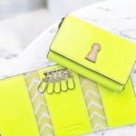 鮮やかイエロー 牛革カードも入るキーケース　革　スマートキー