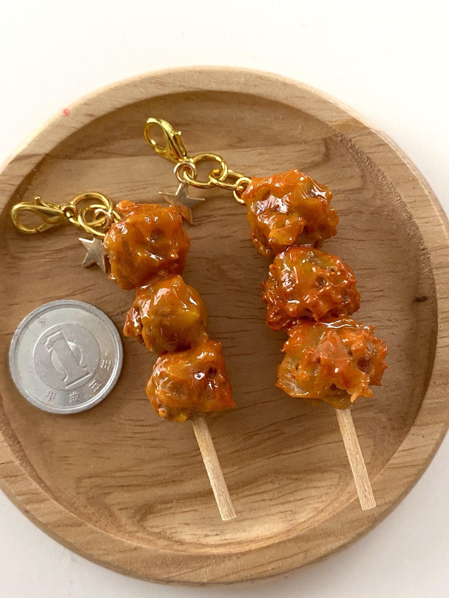 ハンドメイド 唐揚げ ハイボール イヤリング ミニチュアフード 唐揚げ フェイクフード チャーム ミニチュア 食品サンプル 樹脂粘土