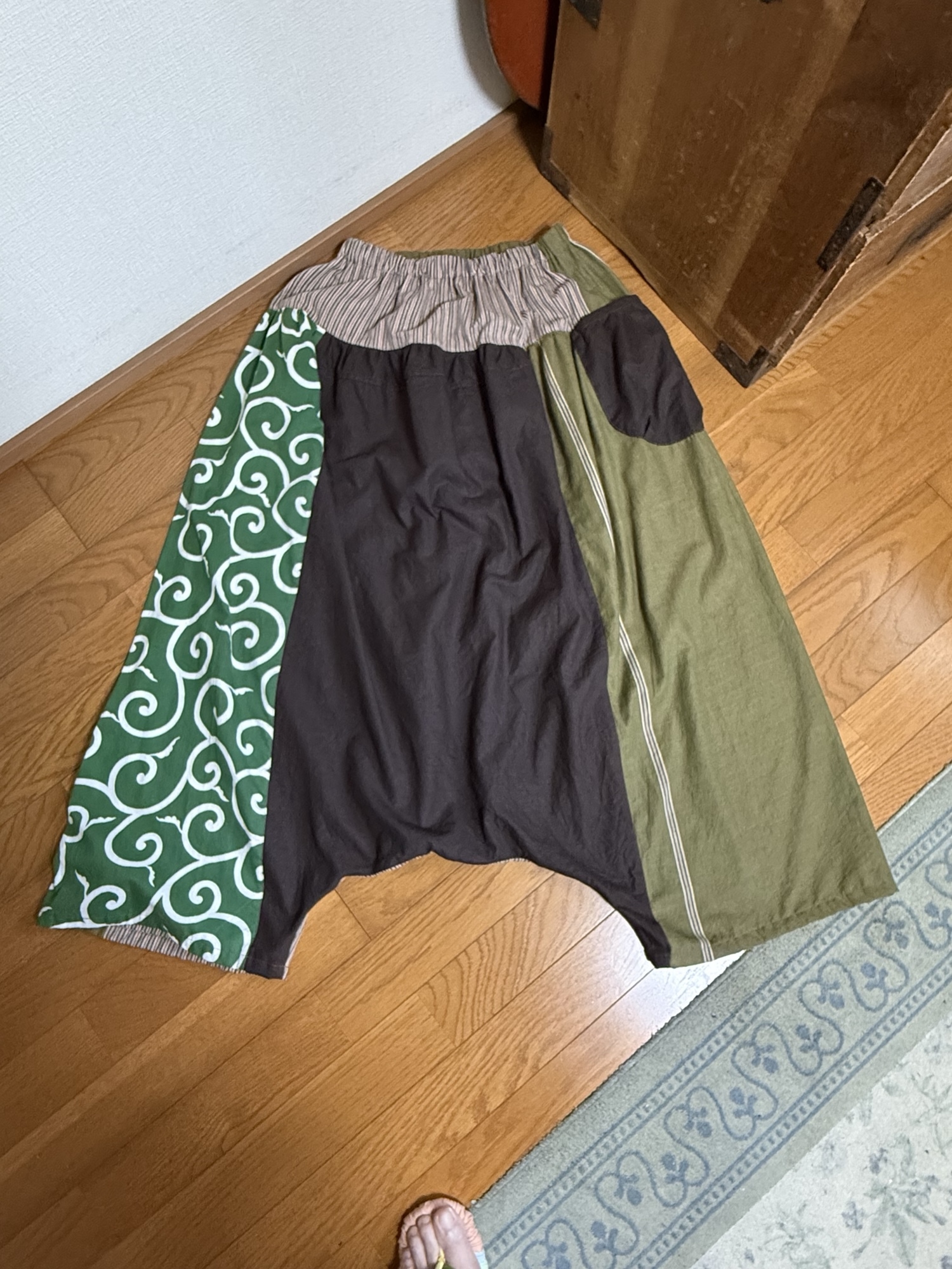 サルエルパンツ