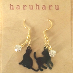 黒猫チャームピアス