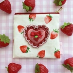 ストロベリーハートワッペンのポケットティッシュケース付きポーチ レッド系  いちご  strawberry  ハート