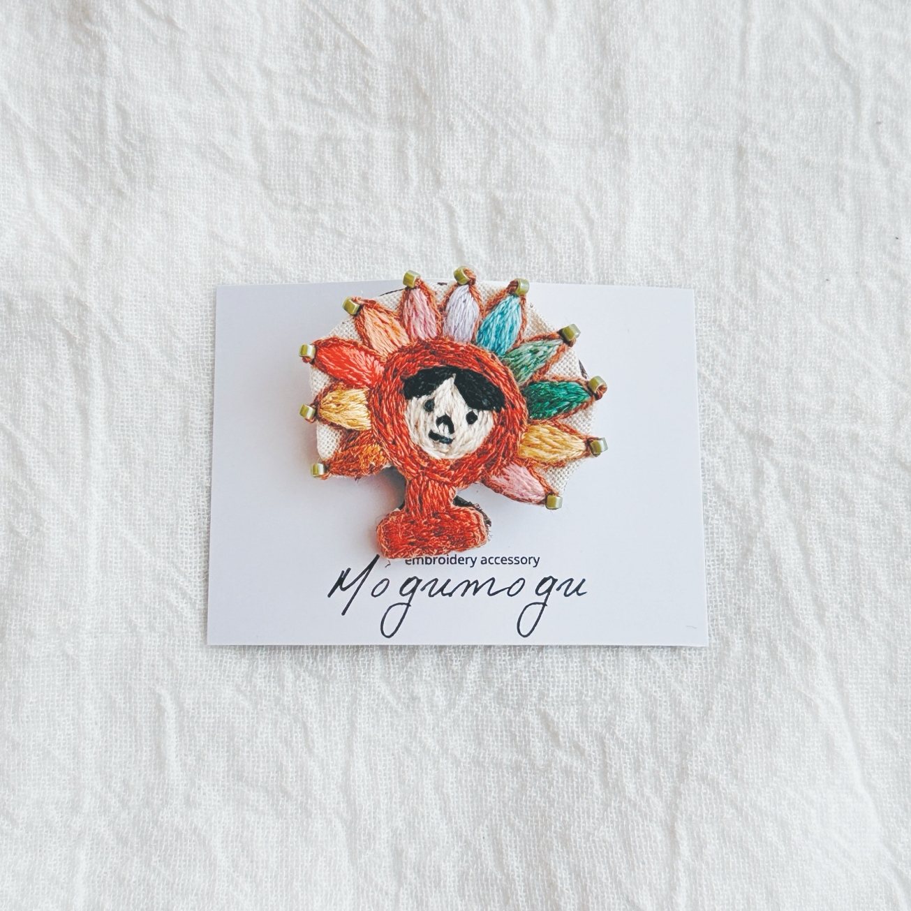 刺繍ブローチ🕊鳥と花＊パステル - mogumogu ☺︎ 刺繍