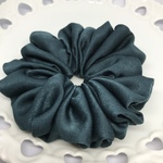 新色💓sale300円💓スプルースグリーン🌲プレーンシュシュ✨
