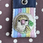刺繍キーホルダー（コザクラインコ）