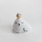 満月と白フクロウの置物